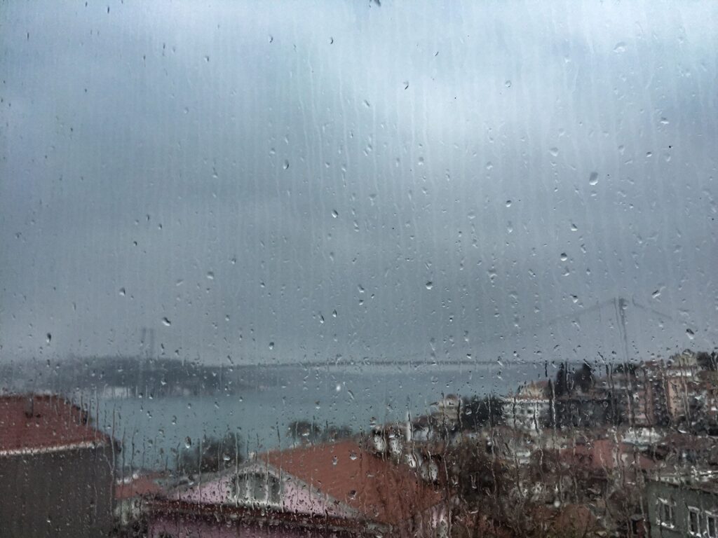 İSTANBUL İÇİN SAĞANAK YAĞIŞ UYARISI