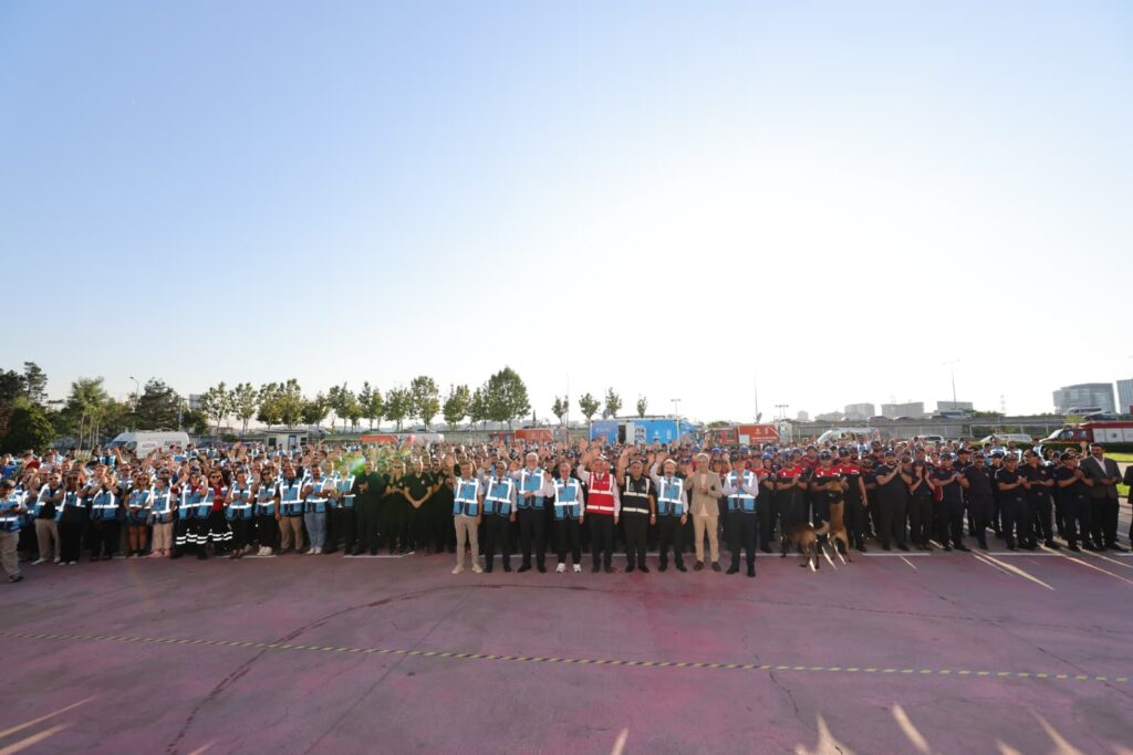 BİN 500 İBB ÇALIŞANI AFET ÖNCESİ EĞİTİMİNİ TAMAMLADI BİN 500 İBB ÇALIŞANI AFET ÖNCESİ EĞİTİMİNİ TAMAMLADI