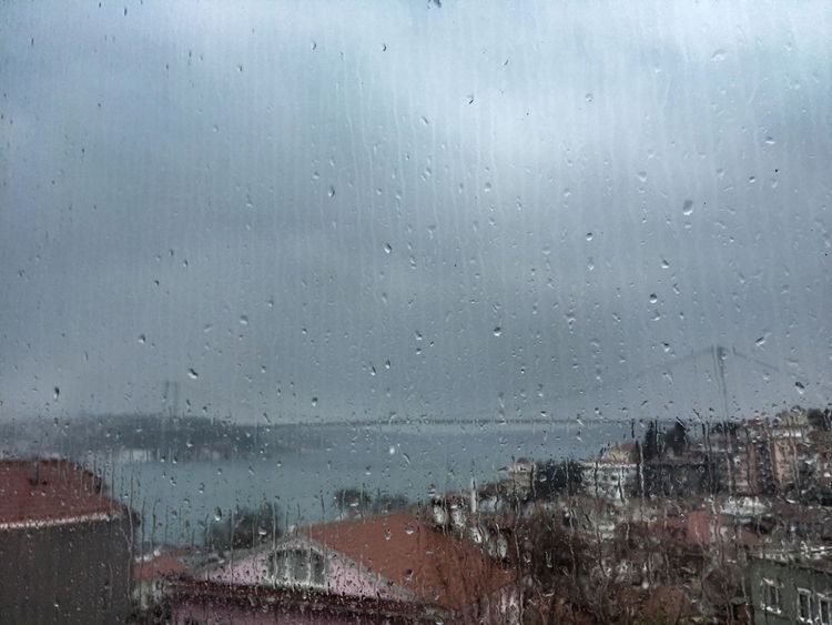 SICAKLIKLAR DÜŞÜYOR, KUVVETLİ SAĞANAK GELİYOR