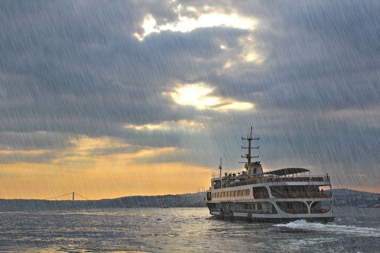 SICAKLIKLAR DÜŞÜYOR, KUVVETLİ SAĞANAK GELİYOR