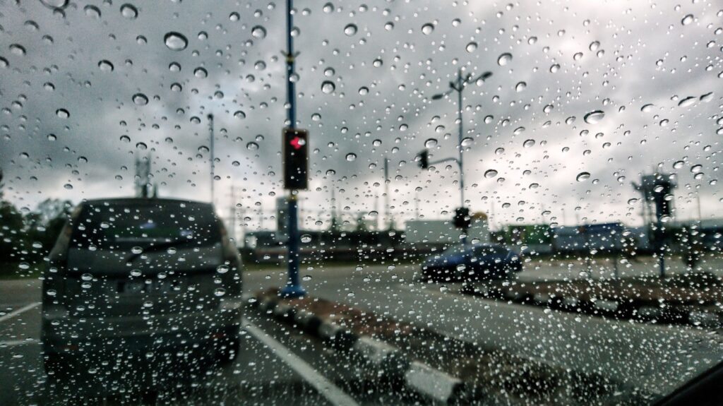 KUVVETLİ YAĞIŞ VE FIRTINA UYARISI
