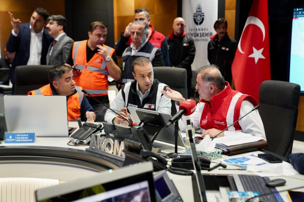İSTANBUL’DA REKOR YAĞIŞ İSTANBUL’DA REKOR YAĞIŞ
