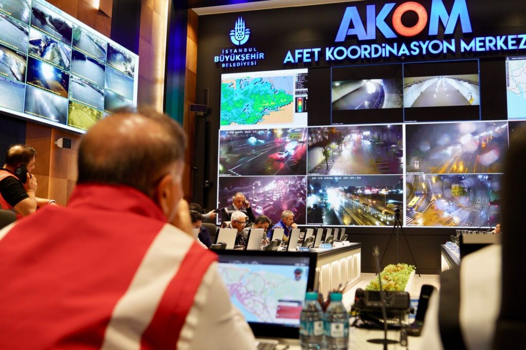 İSTANBUL’DA REKOR YAĞIŞ İSTANBUL’DA REKOR YAĞIŞ
