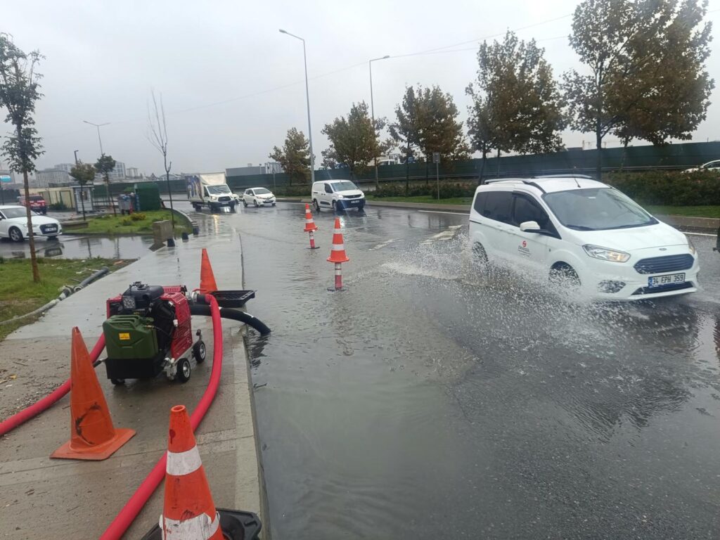 AYLIK TOPLAM YAĞIŞIN 4 KATI BİR GÜNDE DÜŞTÜ