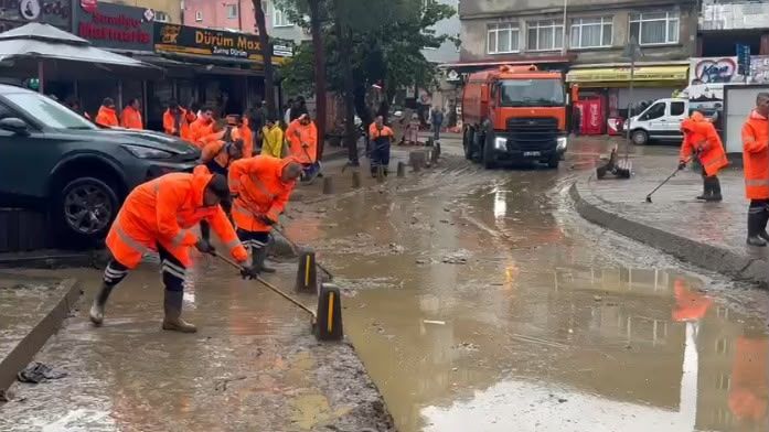 İBB TÜM EKİPLERİYLE SAHADA