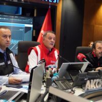 AKOM'DA GECE BOYU MESAİ