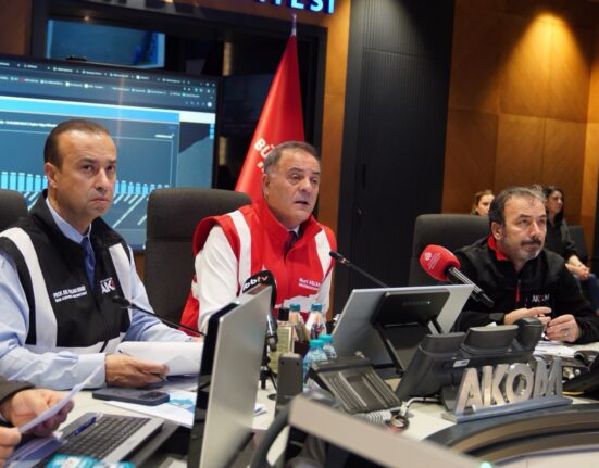 AKOM'DA GECE BOYU MESAİ